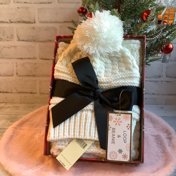 Collection Eighteen Loop & Beanie Scarf & Hat In Gift Box - Picture 2 of 3